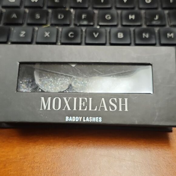 MoxieLash BADDY LASHES - NEW - Picture 1 of 4